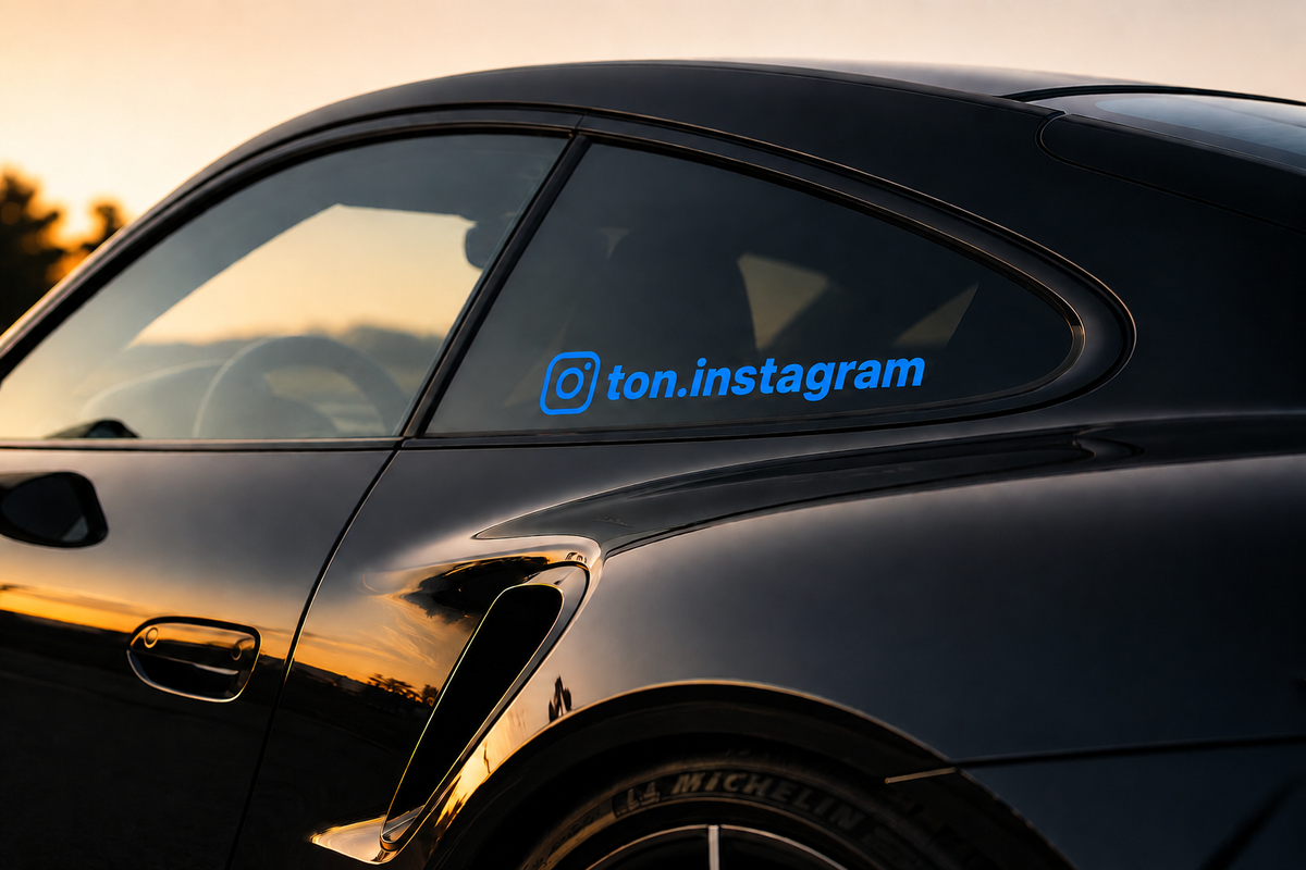 Sticker Instagram personnalisé bleu en vinyle premium.