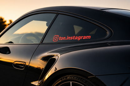 Sticker Instagram personnalisé rouge en vinyle premium.