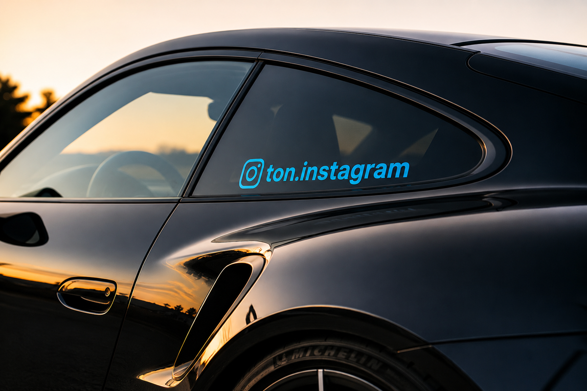 Sticker Instagram personnalisé turquoise brillant en vinyle premium.